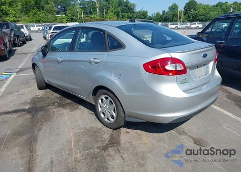 2013 Ford Fiesta Se z USA, uszkodzony, nr VIN 3FADP4BJ2DM174459
